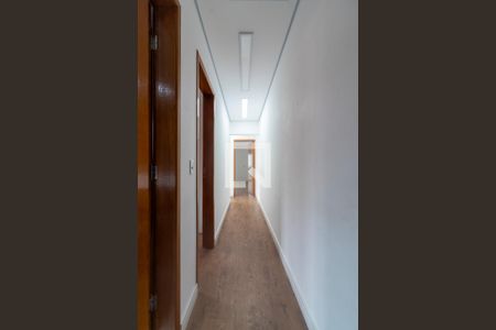 Corredor de casa para alugar com 3 quartos, 160m² em Jardim Nova Coimbra, Cotia