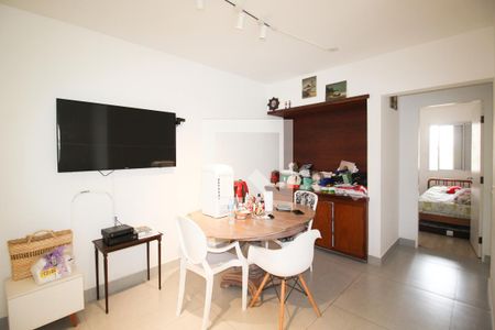 Apartamento para alugar com 74m², 2 quartos e 1 vagaSala