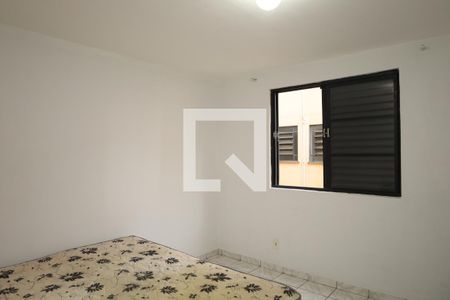 Quarto 2 de apartamento para alugar com 2 quartos, 46m² em Conjunto Residencial José Bonifácio, São Paulo