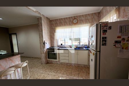 Casa à venda com 320m², 3 quartos e 2 vagas Casa à venda com 320m², 3 quartos e 2 vagasCozinha