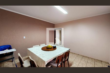 Casa à venda com 320m², 3 quartos e 2 vagas Casa à venda com 320m², 3 quartos e 2 vagasSala de Jantar