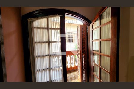 Casa à venda com 320m², 3 quartos e 2 vagas Casa à venda com 320m², 3 quartos e 2 vagasQuarto 3 - Suíte