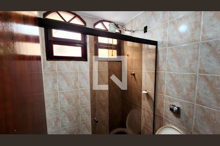 Casa à venda com 320m², 3 quartos e 2 vagas Casa à venda com 320m², 3 quartos e 2 vagasBanheiro salão