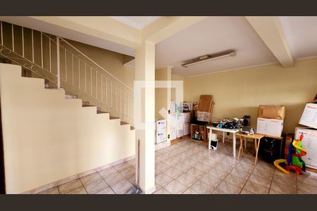 Casa à venda com 320m², 3 quartos e 2 vagas Casa à venda com 320m², 3 quartos e 2 vagasEdícula