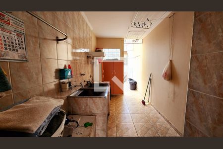 Casa à venda com 320m², 3 quartos e 2 vagas Casa à venda com 320m², 3 quartos e 2 vagasLavanderia