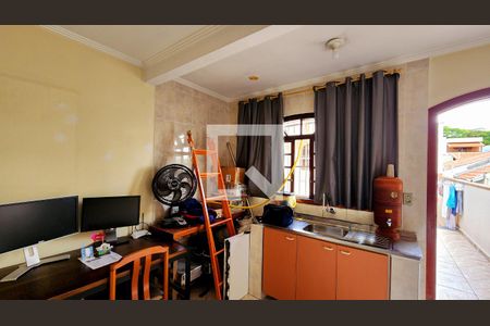 Casa à venda com 320m², 3 quartos e 2 vagas Casa à venda com 320m², 3 quartos e 2 vagasEdícula