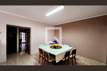 Casa à venda com 320m², 3 quartos e 2 vagas Casa à venda com 320m², 3 quartos e 2 vagasSala de Jantar