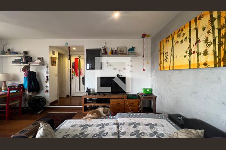 Sala de TV de apartamento à venda com 3 quartos, 116m² em Vila Madalena, São Paulo