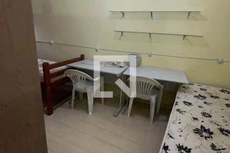 Quarto de casa para alugar com 1 quarto, 21m² em Parque Lafaiete, Duque de Caxias