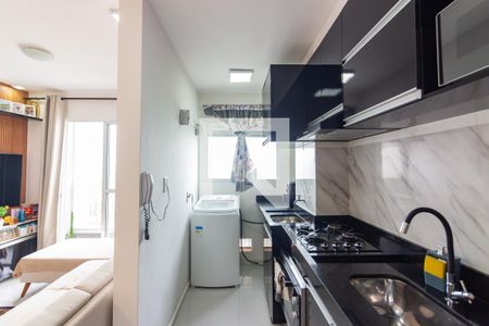 Cozinha  de apartamento à venda com 2 quartos, 48m² em Padroeira, Osasco