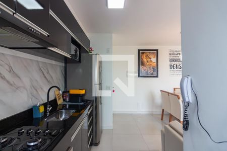 Cozinha  de apartamento à venda com 2 quartos, 48m² em Padroeira, Osasco