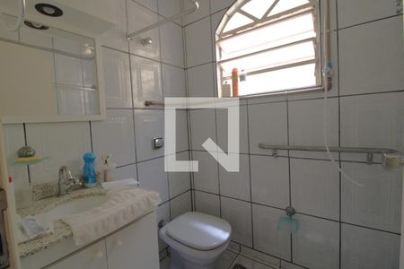 Lavabo de casa à venda com 3 quartos, 232m² em Jardim Teresa, São Paulo