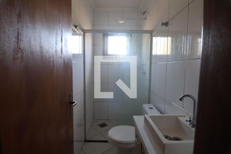 Banheiro de casa de condomínio para alugar com 1 quarto, 48m² em Olaria, Canoas