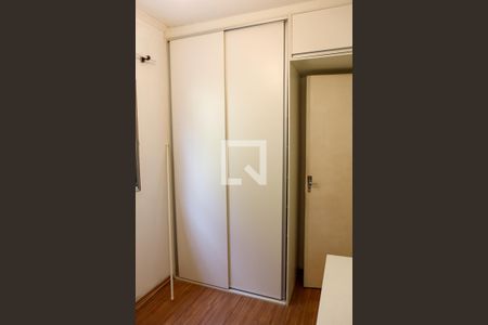 Quarto 1 de casa para alugar com 2 quartos, 110m² em Jardim Roberto, Osasco