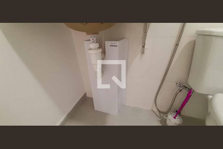 Apartamento à venda com 47m², 2 quartos e 1 vaga Apartamento à venda com 47m², 2 quartos e 1 vagaBanheiro Social