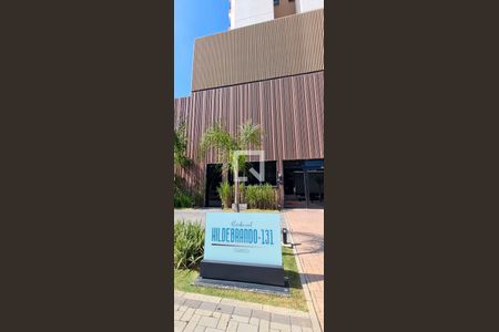 Apartamento à venda com 47m², 2 quartos e 1 vaga Apartamento à venda com 47m², 2 quartos e 1 vagaFachada e portaria