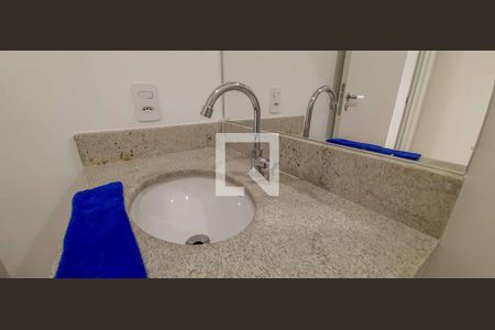 Apartamento à venda com 47m², 2 quartos e 1 vaga Apartamento à venda com 47m², 2 quartos e 1 vagaBanheiro Social