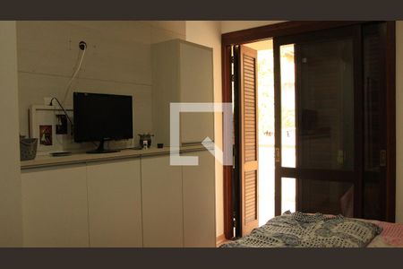 Quarto 1 de casa para alugar com 3 quartos, 305m² em Vila Jardim, Porto Alegre