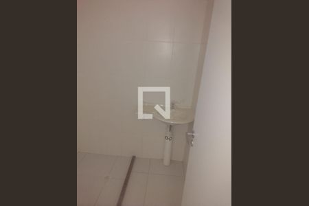 Banheiro de kitnet/studio para alugar com 1 quarto, 26m² em Conjunto Residencial José Bonifácio, São Paulo