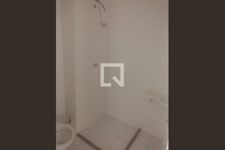 Banheiro de kitnet/studio para alugar com 1 quarto, 26m² em Conjunto Residencial José Bonifácio, São Paulo