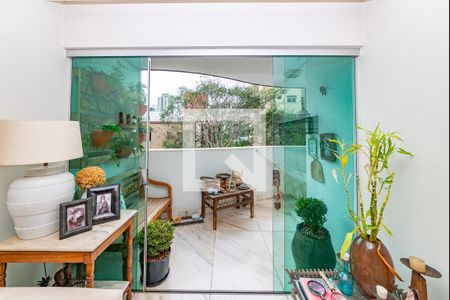 Sala  de apartamento para alugar com 4 quartos, 120m² em Buritis, Belo Horizonte