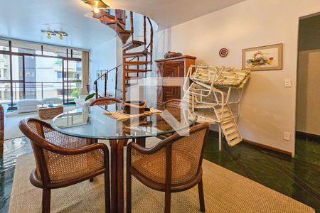 Sala de apartamento para alugar com 3 quartos, 300m² em Balneário Guarujá, Guarujá