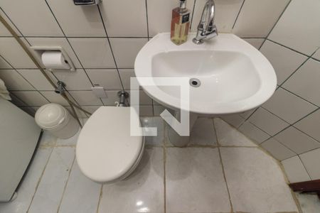 Banheiro de kitnet/studio para alugar com 1 quarto, 38m² em República, São Paulo