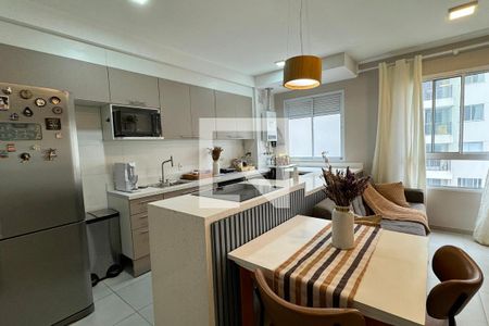 Sala de apartamento à venda com 1 quarto, 42m² em Jardim Tupanci, Barueri