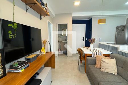 Sala de apartamento à venda com 1 quarto, 42m² em Jardim Tupanci, Barueri