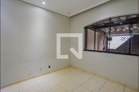 Sala de casa à venda com 2 quartos, 125m² em Jardim Santo André, Santo André