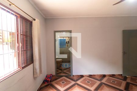 Casa à venda com 220m², 4 quartos e 3 vagas Casa à venda com 220m², 4 quartos e 3 vagasSuíte