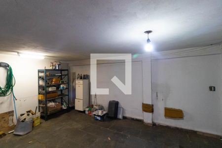 Casa à venda com 220m², 4 quartos e 3 vagas Casa à venda com 220m², 4 quartos e 3 vagasGaragem