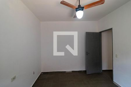 Casa à venda com 220m², 4 quartos e 3 vagas Casa à venda com 220m², 4 quartos e 3 vagasQuarto da Casa 02