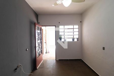 Casa à venda com 220m², 4 quartos e 3 vagas Casa à venda com 220m², 4 quartos e 3 vagasSala da Casa 02