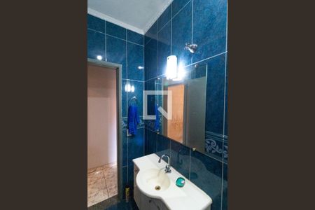 Casa à venda com 220m², 4 quartos e 3 vagas Casa à venda com 220m², 4 quartos e 3 vagasBanheiro