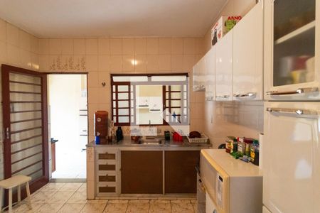 Casa à venda com 220m², 4 quartos e 3 vagas Casa à venda com 220m², 4 quartos e 3 vagas Cozinha 01