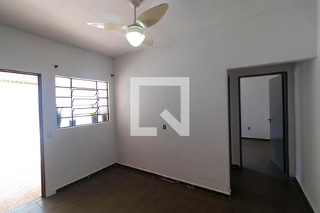 Casa à venda com 220m², 4 quartos e 3 vagas Casa à venda com 220m², 4 quartos e 3 vagasSala da Casa 02