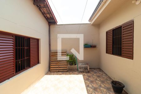 Casa à venda com 220m², 4 quartos e 3 vagas Casa à venda com 220m², 4 quartos e 3 vagasQuintal da Casa 02