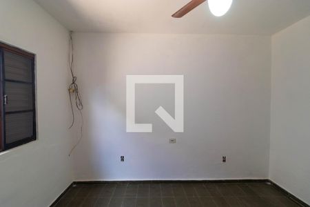 Casa à venda com 220m², 4 quartos e 3 vagas Casa à venda com 220m², 4 quartos e 3 vagasQuarto da Casa 02