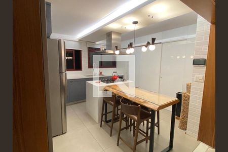 Cozinha de apartamento à venda com 4 quartos, 140m² em São Pedro, Belo Horizonte