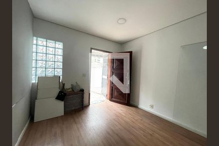 Sala 1 de casa à venda com 4 quartos, 220m² em Vila Guarani, São Paulo