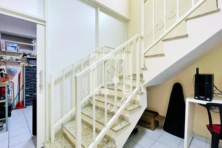 Casa de condomínio à venda com 254m², 3 quartos e 4 vagas Casa de condomínio à venda com 254m², 3 quartos e 4 vagasEscritório
