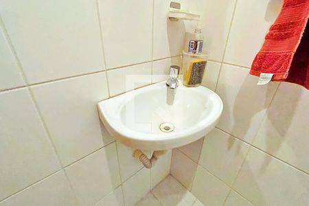 Casa de condomínio à venda com 254m², 3 quartos e 4 vagas Casa de condomínio à venda com 254m², 3 quartos e 4 vagasBanheiro