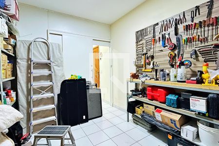 Casa de condomínio à venda com 254m², 3 quartos e 4 vagas Casa de condomínio à venda com 254m², 3 quartos e 4 vagasEscritório