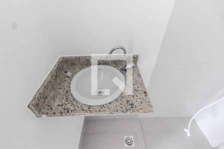 Banheiro de apartamento à venda com 1 quarto, 28m² em Santana, São Paulo