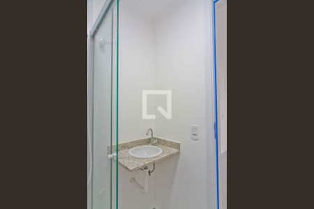 Banheiro de kitnet/studio para alugar com 1 quarto, 27m² em Santa Teresinha, São Paulo