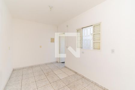 Sala / Quarto de casa para alugar com 1 quarto, 27m² em Vila Antonieta, São Paulo