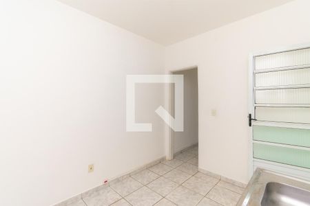 Cozinha de casa para alugar com 1 quarto, 27m² em Vila Antonieta, São Paulo