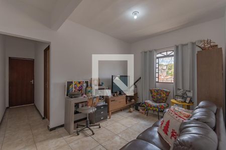 Sala de casa à venda com 3 quartos, 190m² em Santa Monica, Belo Horizonte