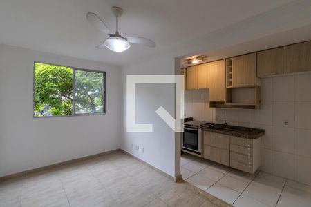 Sala de apartamento para alugar com 2 quartos, 45m² em Vila Raquel, São Paulo